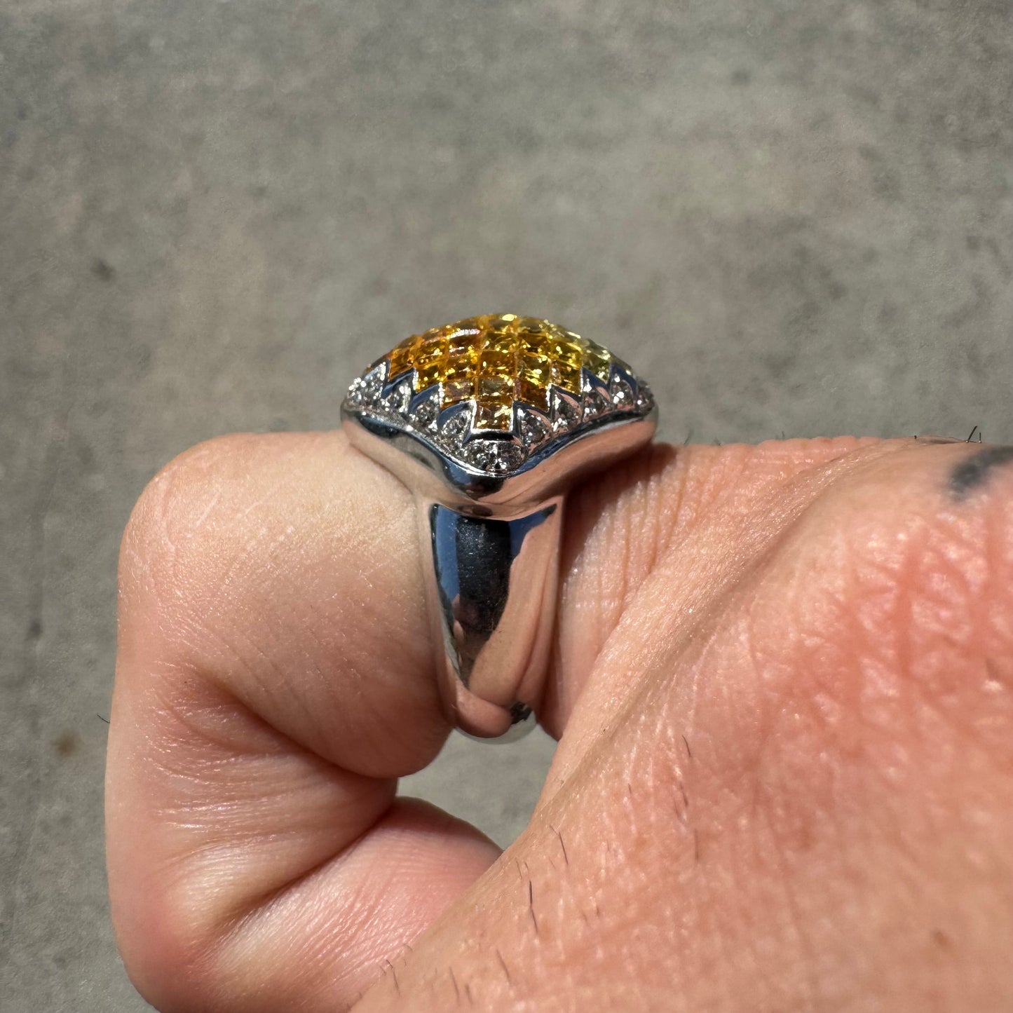 High End Designer Solid 18k White Gold 2.5ctw Natural Diamond And Yellow Sapphire “Chameleon” Ring (6.75)