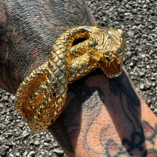 Vintage 14k Yellow Italian Gold Large Menacing Snake Bracelet (7”-8”)