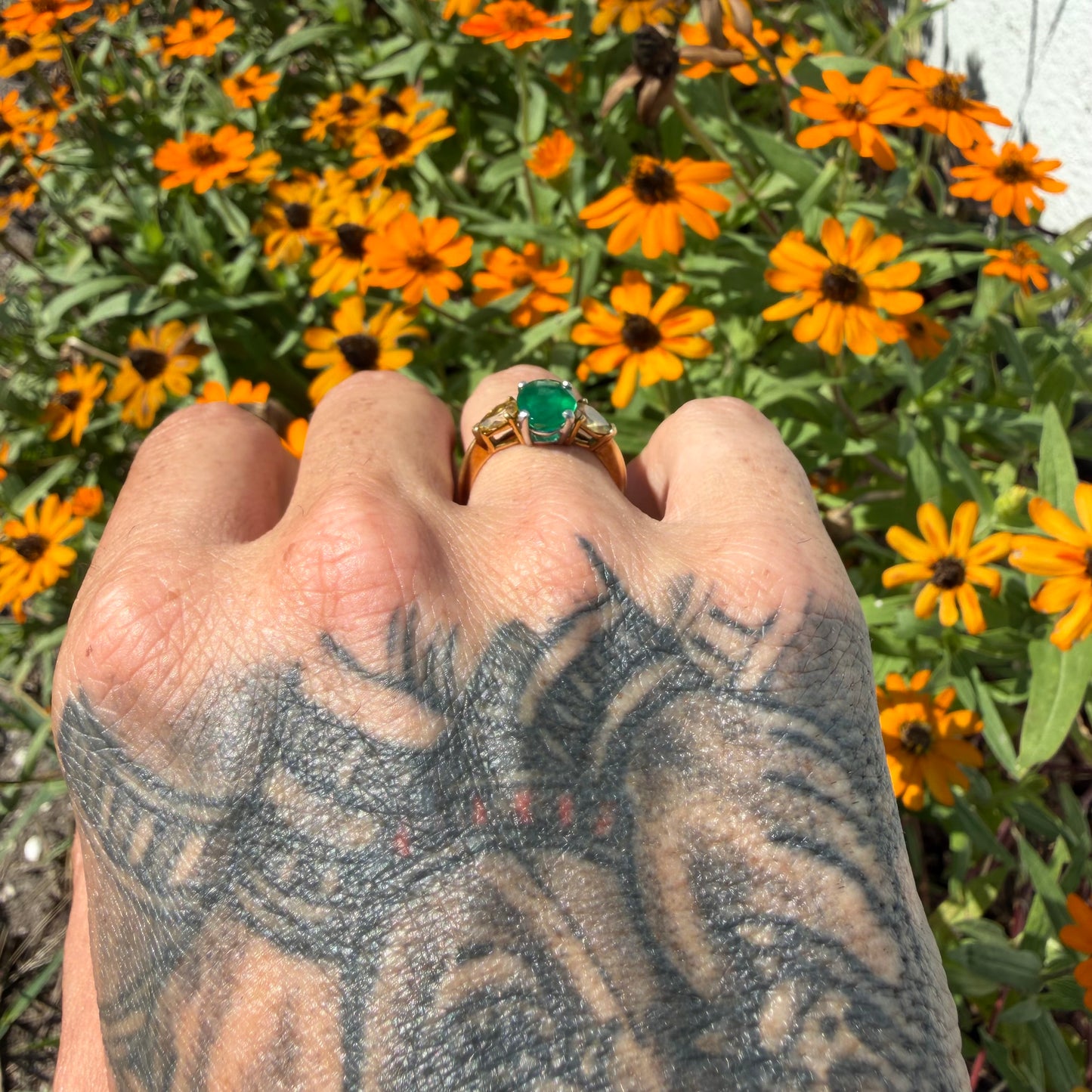 Vintage Solid 18k Yellow Gold and Platinum 2.0ctw Natural Emerald and Fancy Yellow Diamond Trilogy Ring (7.5)