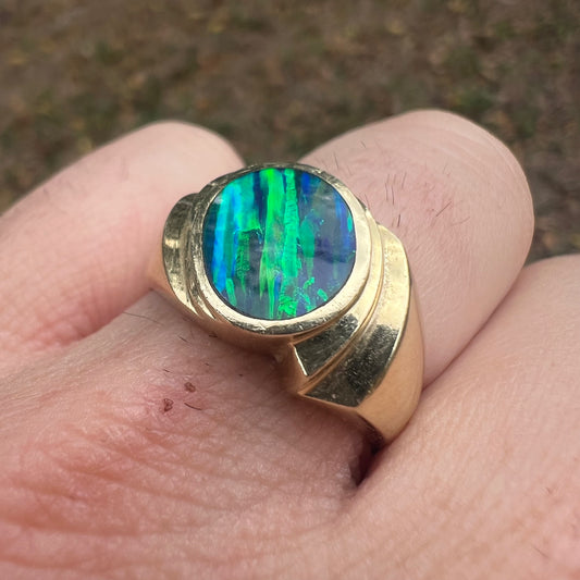 Vintage 14k Yellow Gold Opal Inlaid Modernist Ring (7.25)