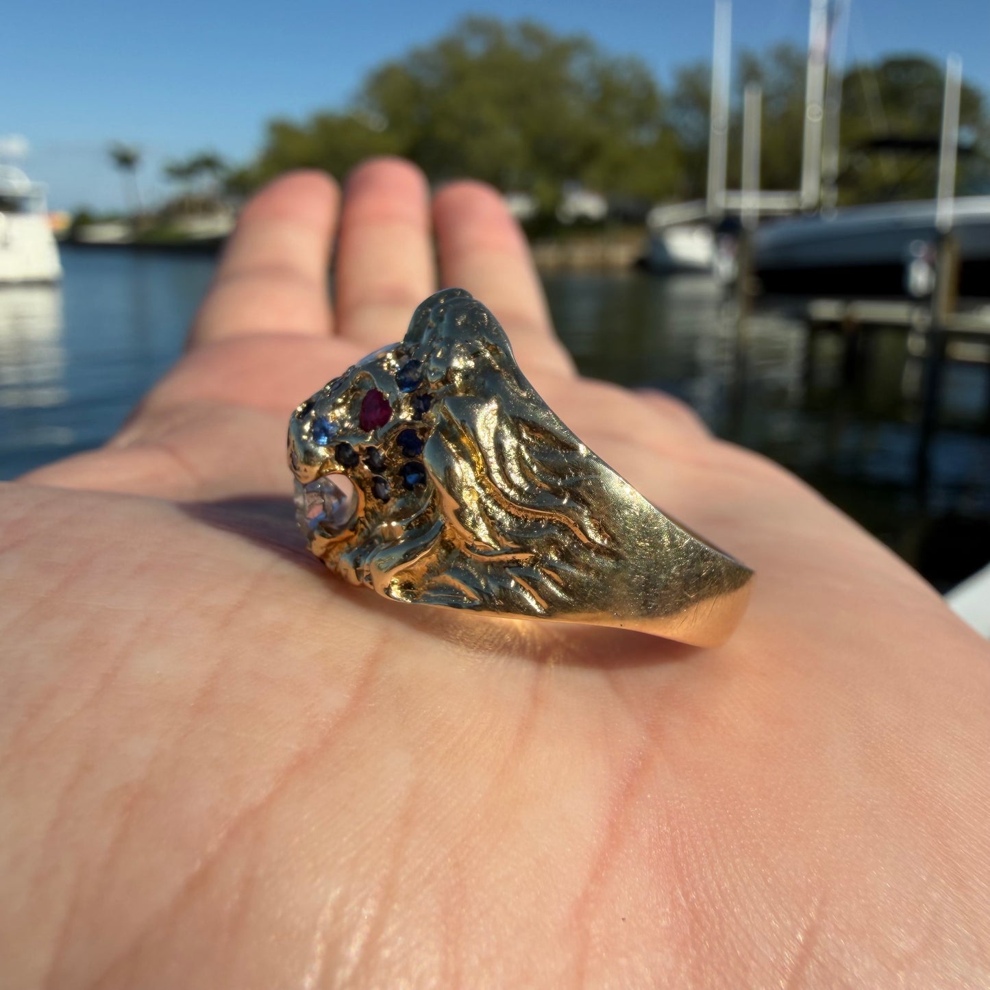 Vintage Solid 14k Yellow Gold Natural Diamond And Sapphire Encrusted Lion Ring (10.5)