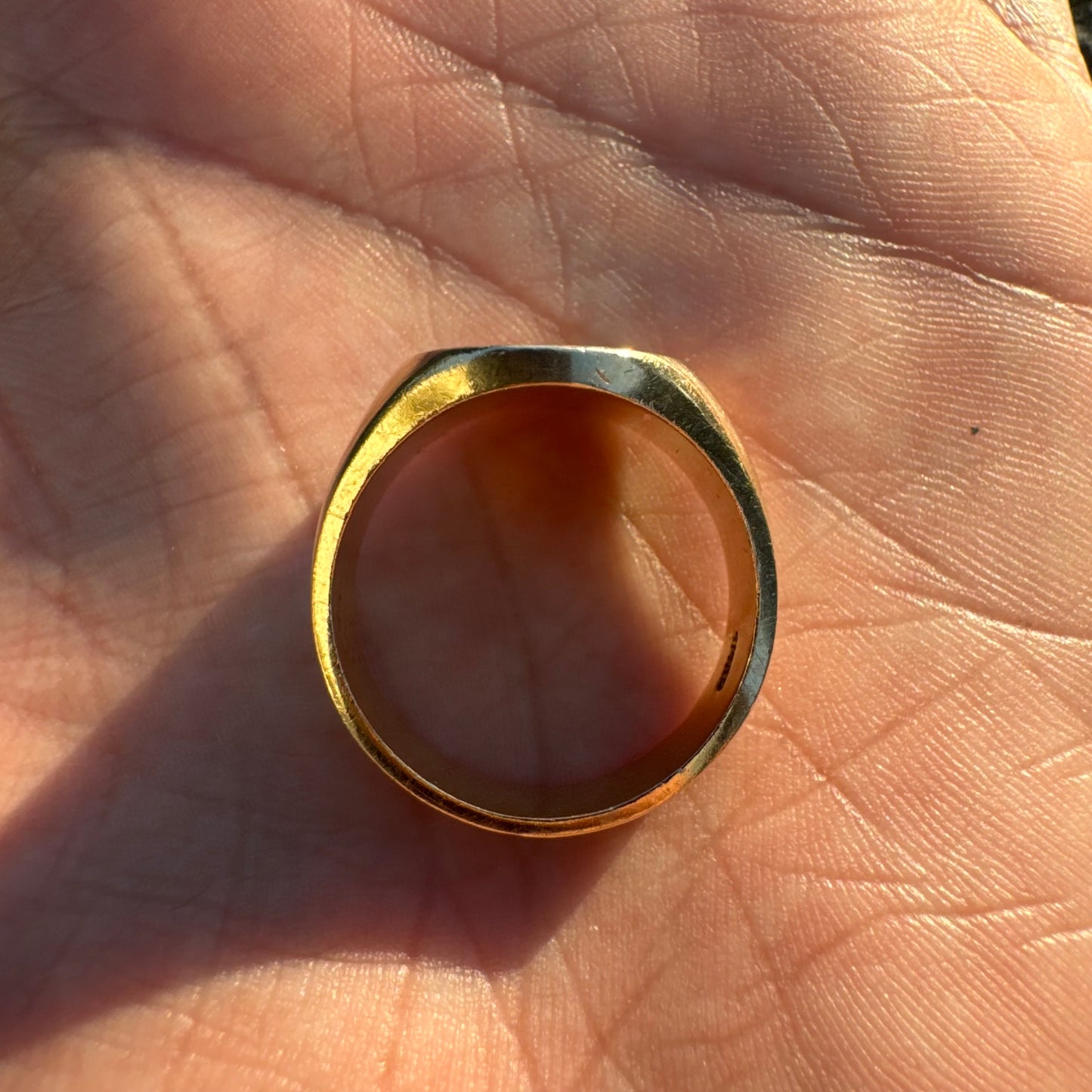 Old Solid 14k Yellow Gold Hand Chased Engraved Crest Signet Ring (10)