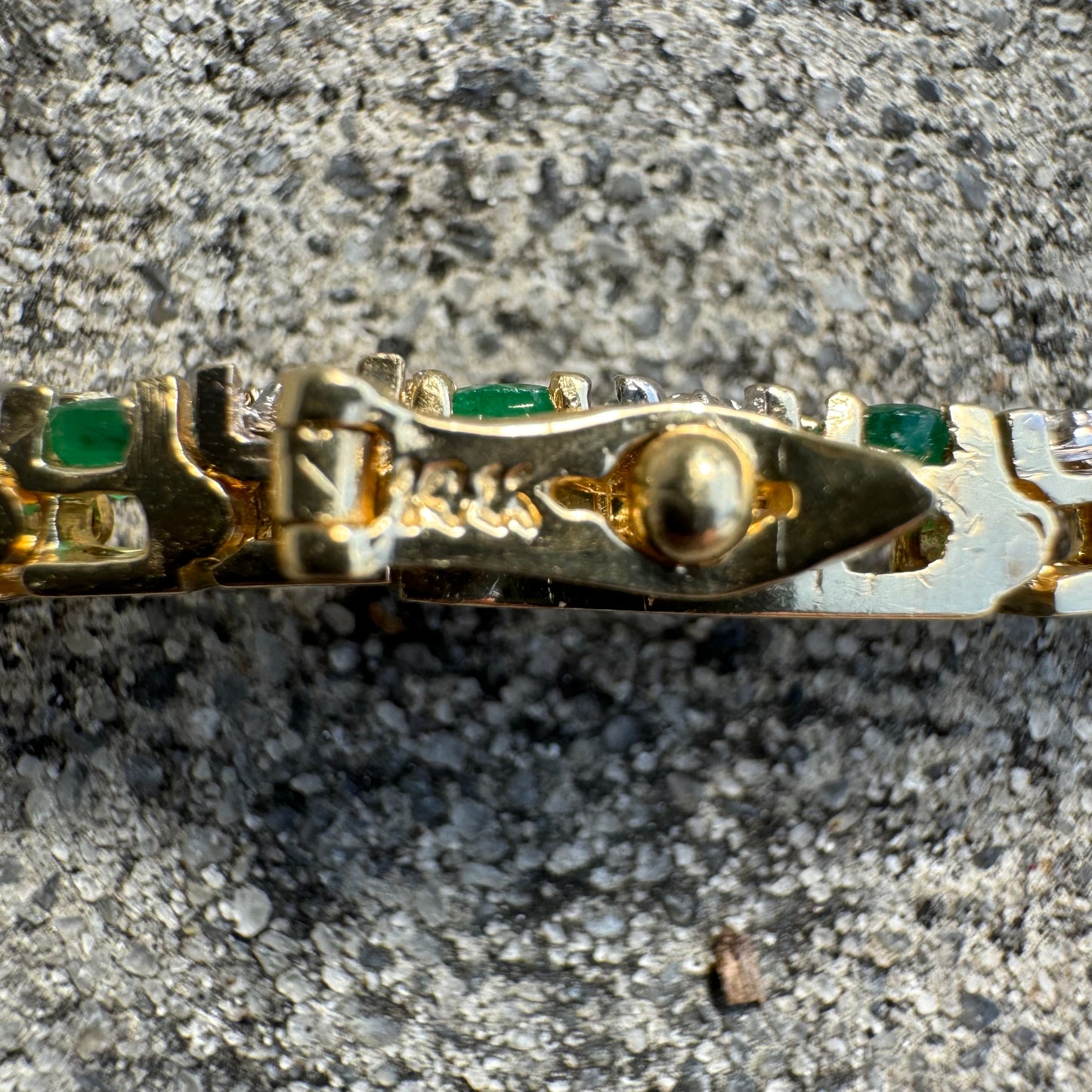 Vintage 14k Yellow Gold 2.75CTW Natural Emerald And Diamond Classic Tennis Bracelet (8”)