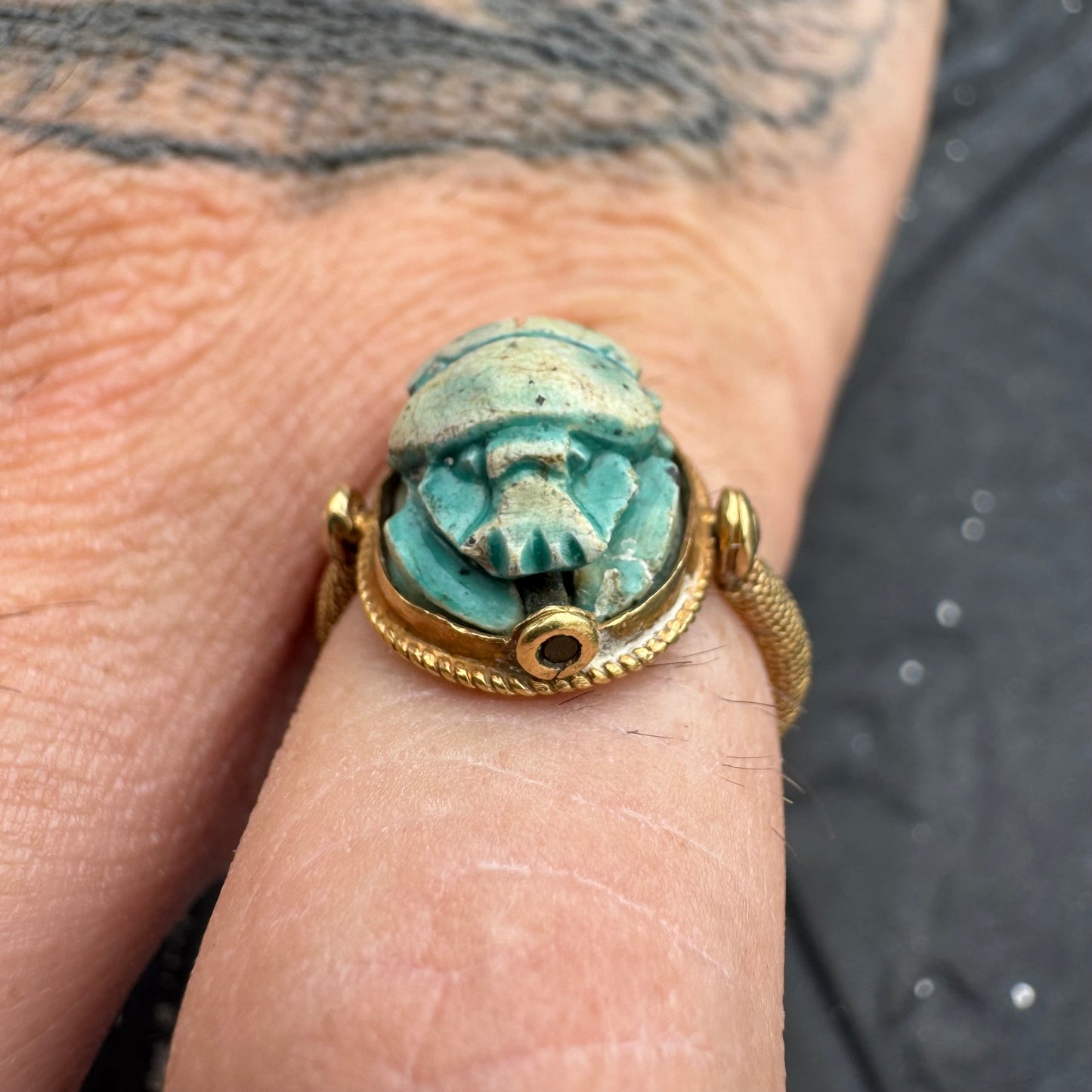 Antique 18k Yellow Gold Ancient Egyptian Faience Carved Scarab Flip Ring (4.25)