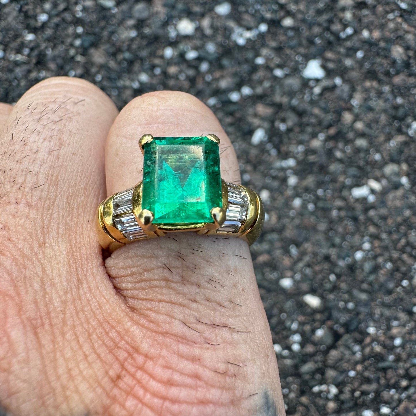 Vintage 4.0ct Emerald 18k Yellow Gold Natural .50ctw Baguette Diamond Ring (7.25)