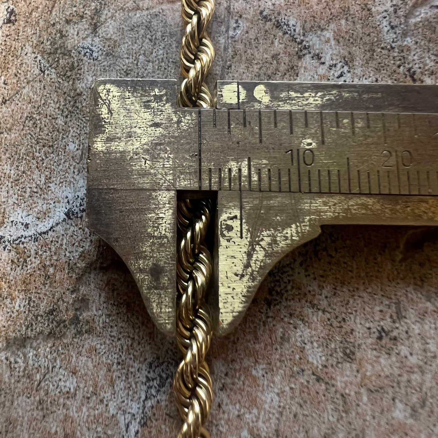 1970’s Solid 14k Yellow Gold Classic Rope Chain Necklace (21.5”)