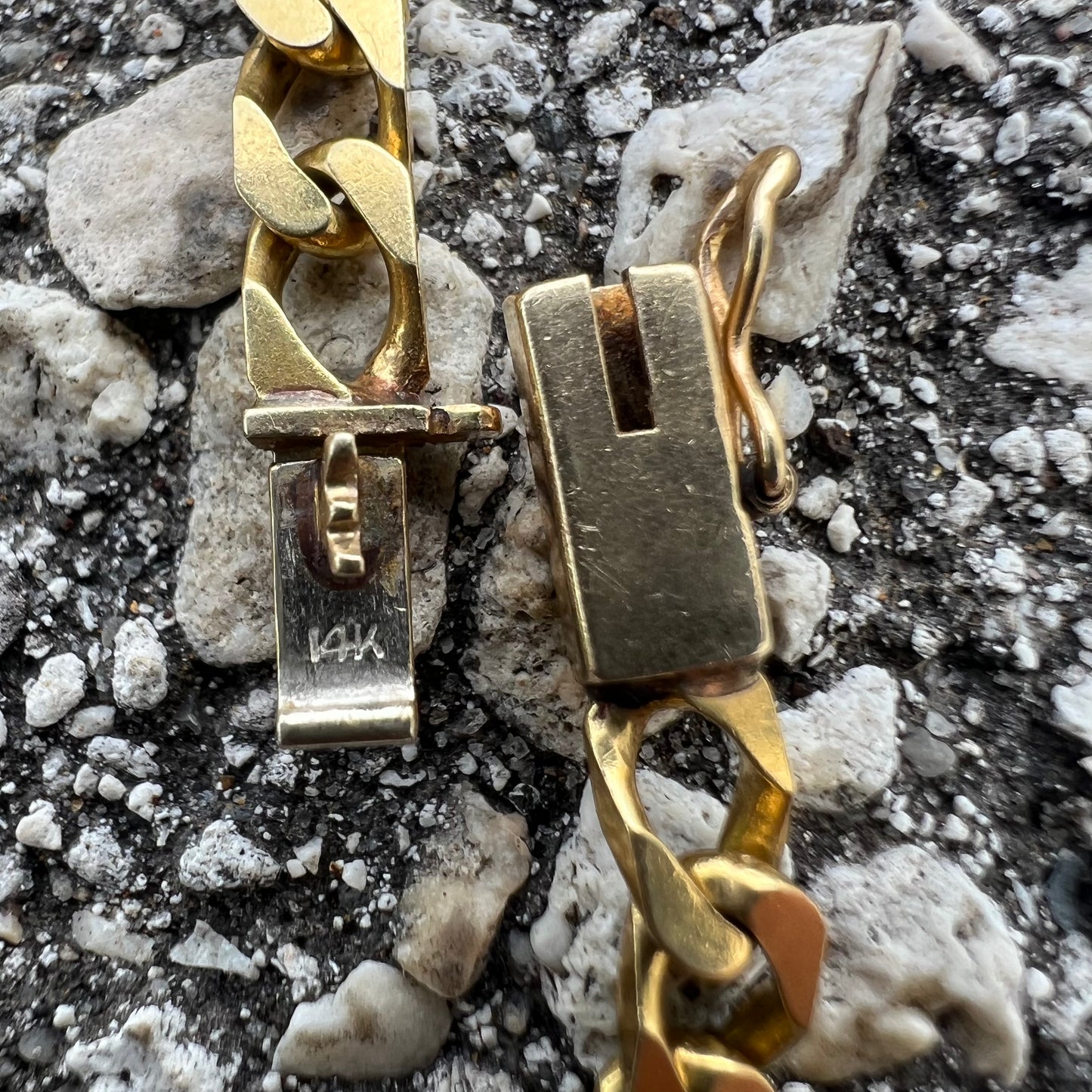 Vintage Solid 18k Yellow Gold Blocked Cuban Link Necklace (18.75”)