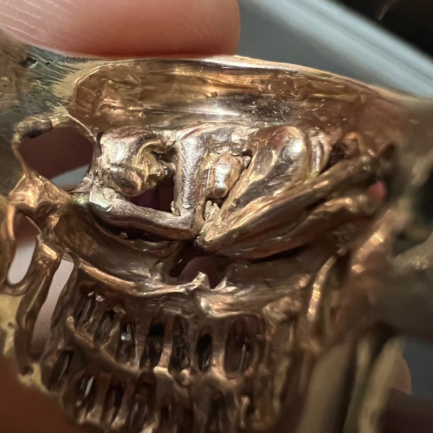 Vintage Custom 14k Rose Gold And Sterling Natural Diamond And Ruby Encrusted Skull Ring (10)