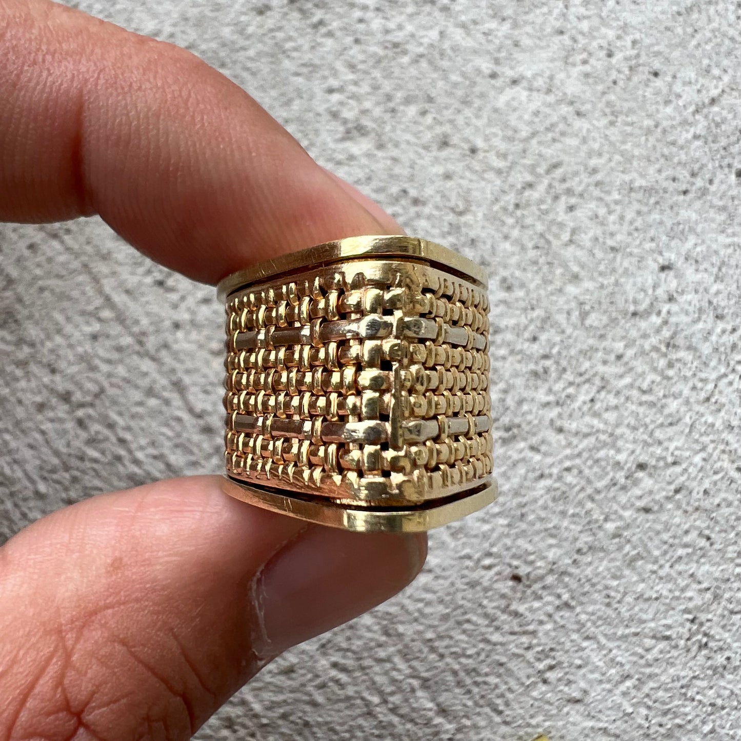 1980’s Solid 14k Gold Basket Weaved Jeweler’s Loupe