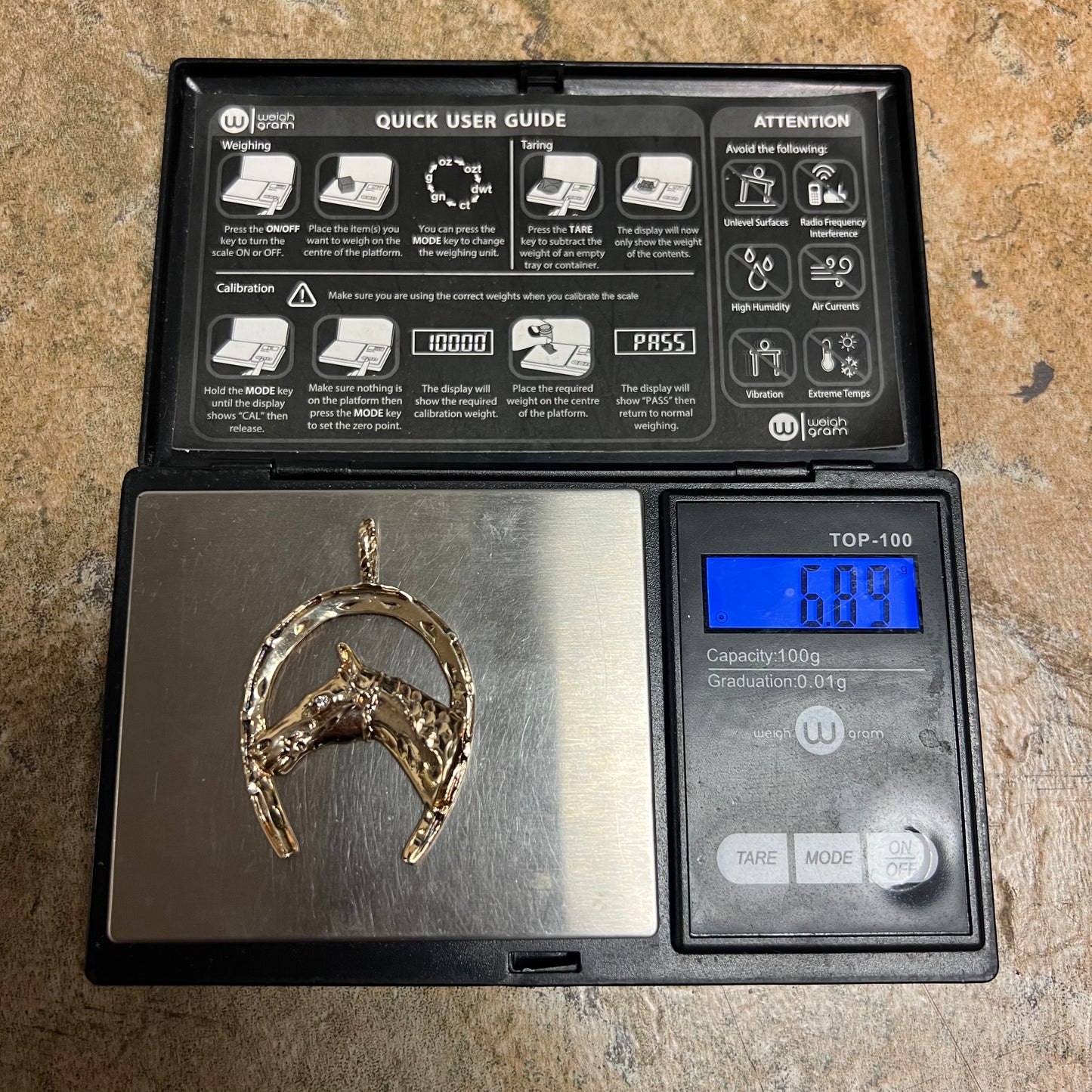 1980’s Solid 14k Yellow Gold Large Good Luck Horseshoe Pendant