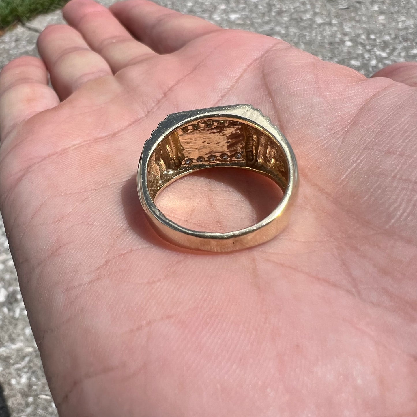 1980’s 14k Black Onyx Inlaid .60CTW Natural Diamond Step Up Signet Ring (10.5)