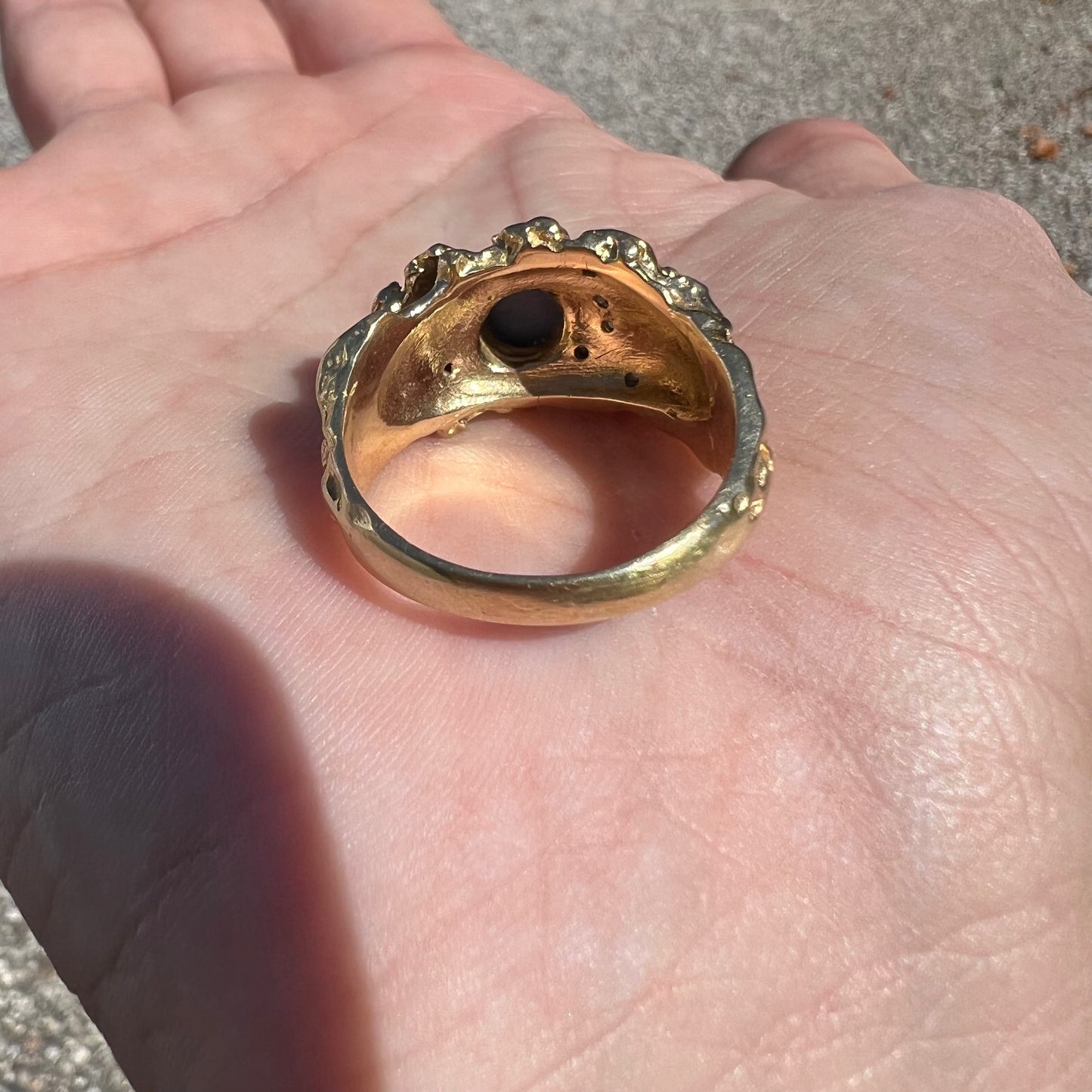 Mid-Century Solid 18k Yellow Gold Blue Star Sapphire Natural VS Diamond Nugget Ring (11)