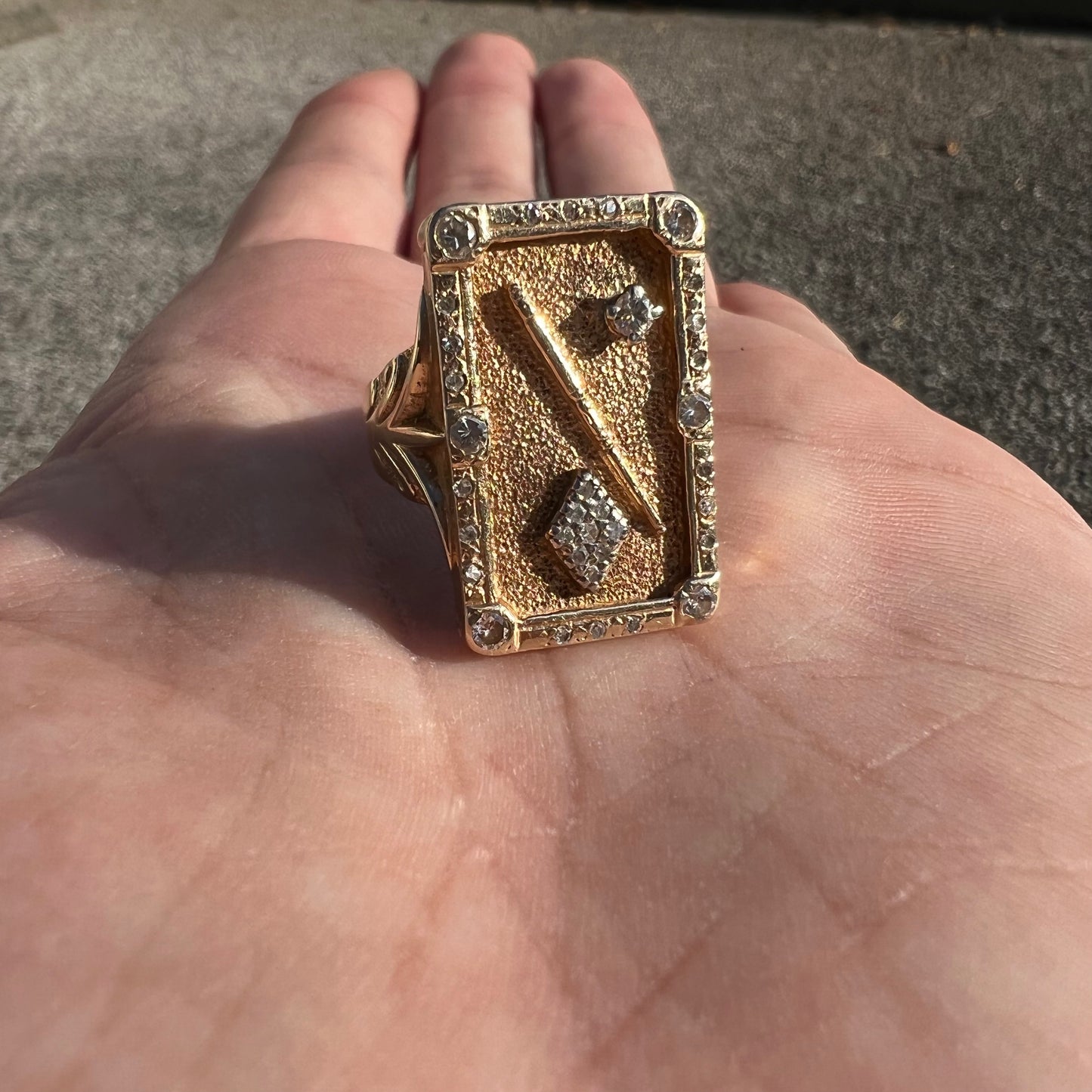 Vintage 14k Yellow Gold Natural Diamond Encrusted Custom Pool Table Ring (8.5)