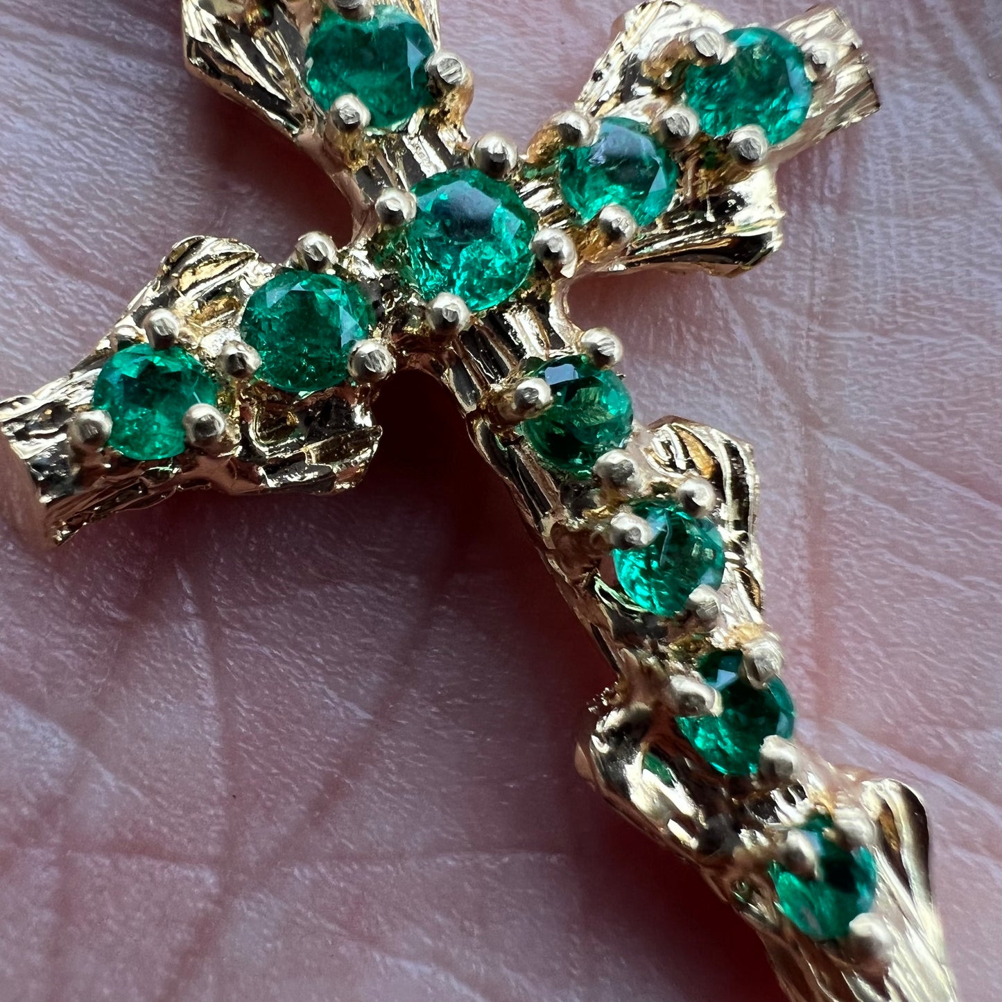 Vintage Custom Made Solid 18k Yellow Gold Colombian Emerald Encrusted Brutalist Cross Pendant