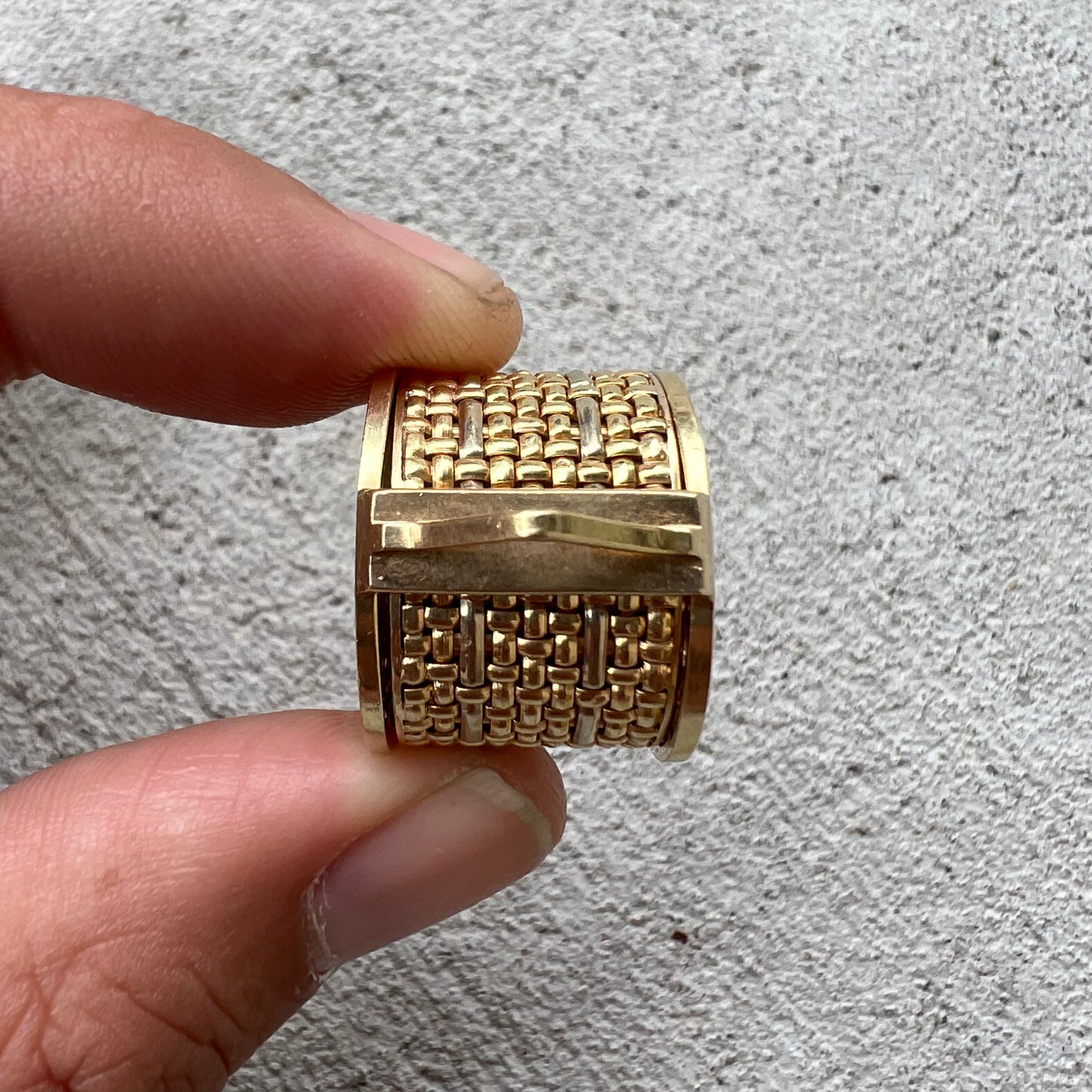 1980’s Solid 14k Gold Basket Weaved Jeweler’s Loupe