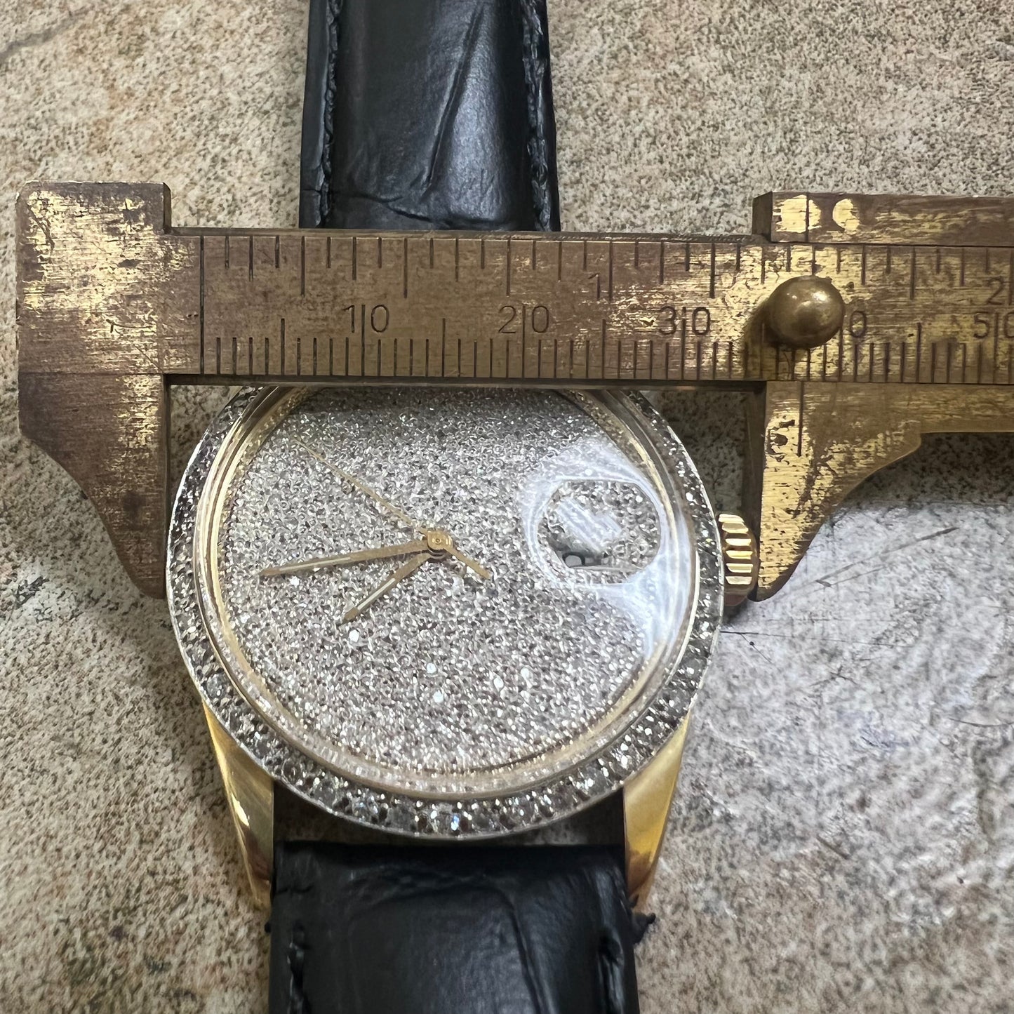 Custom 18k Gold 2.75CTW Natural Diamond Buss Down Watch (36mm)