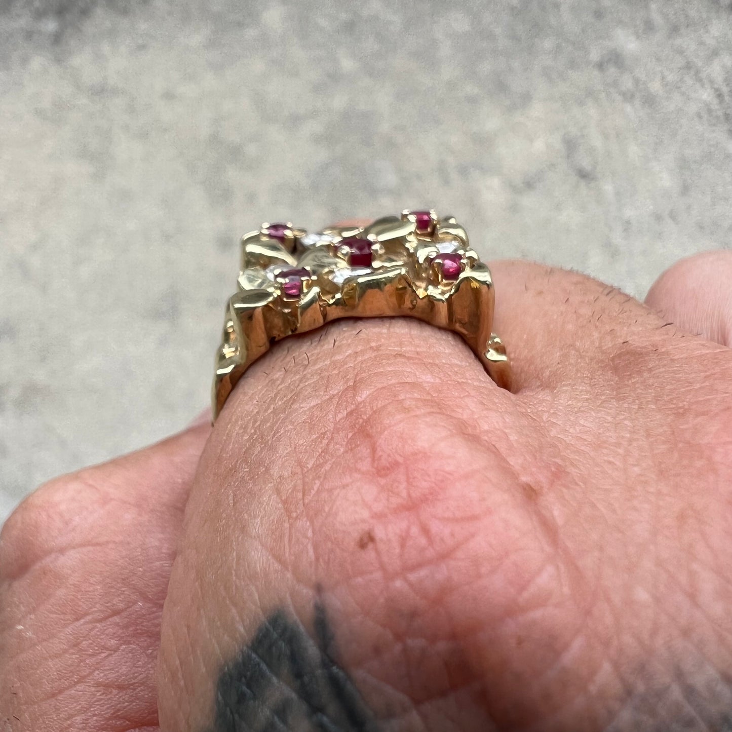 Vintage 14k Yellow Gold Natural Diamond And Ruby Heavyweight Custom Nugget Ring (12.5)