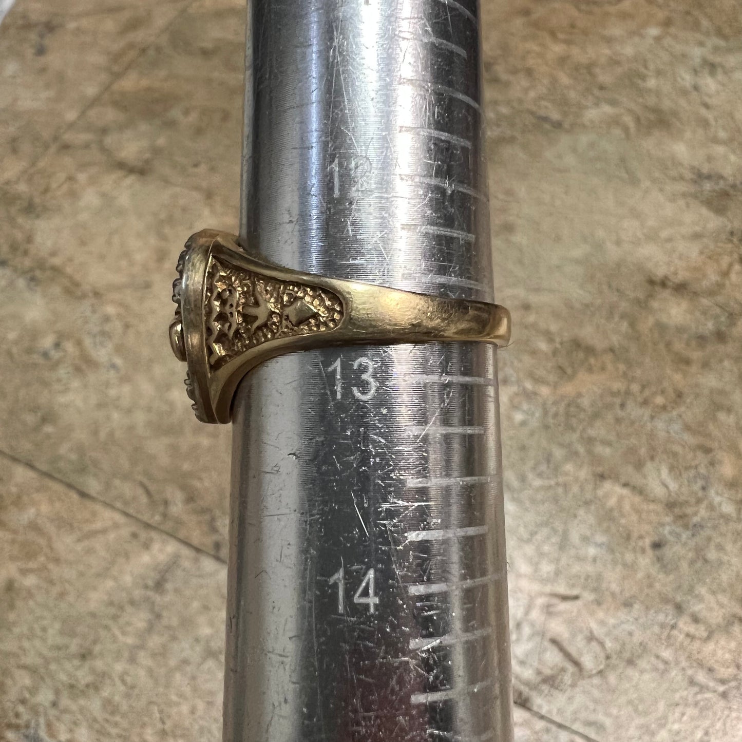 1980’s Solid 14K Yellow Gold .50CTW Natural Diamond Encrusted Good Luck Horseshoe “Gamblers Ring” (12.75)