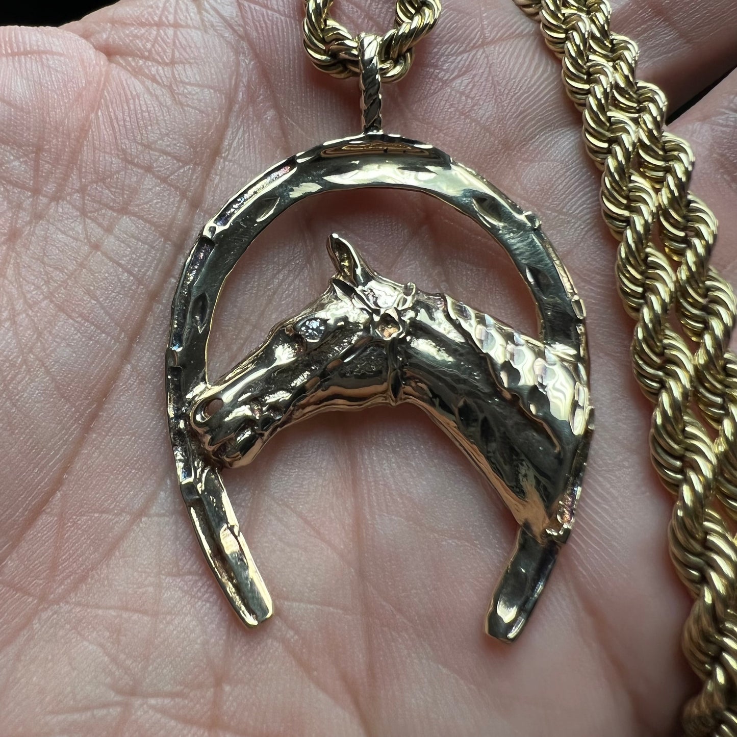 1980’s Solid 14k Yellow Gold Large Good Luck Horseshoe Pendant
