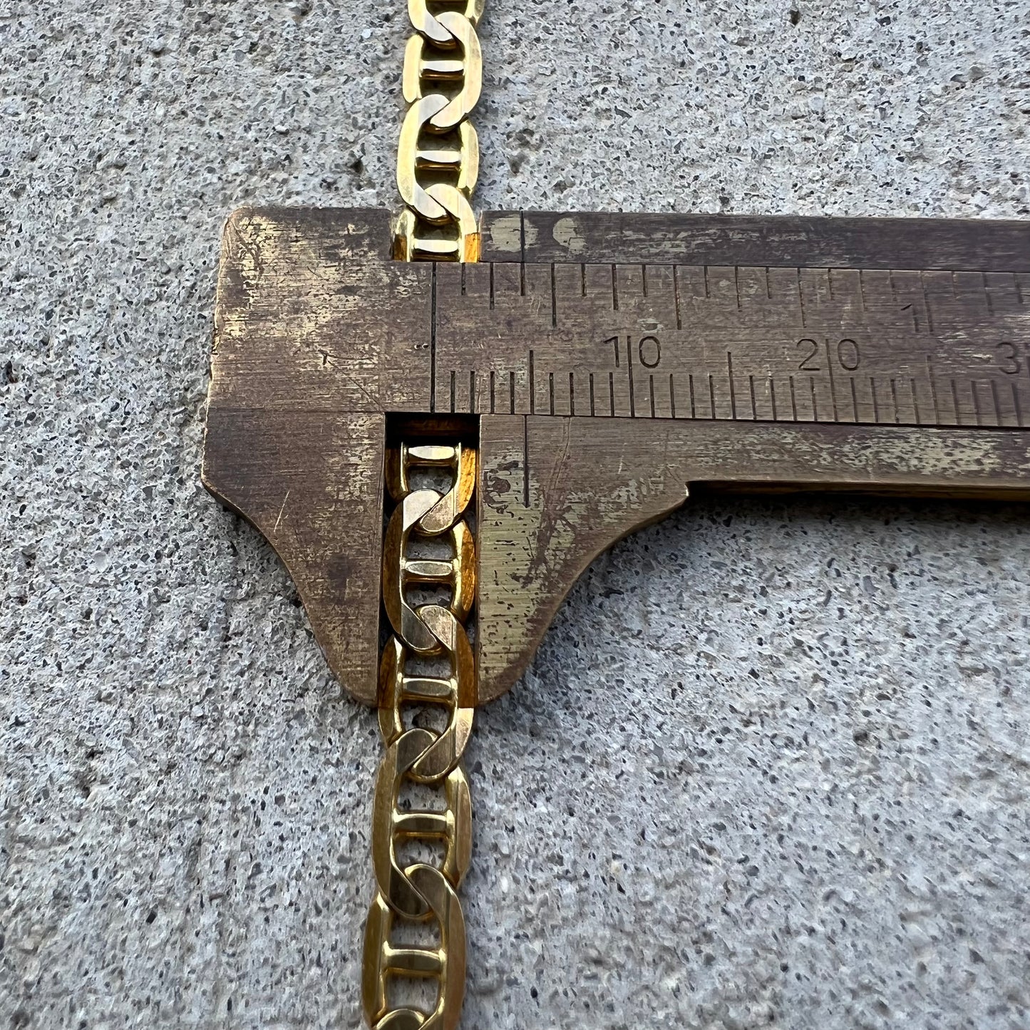 1990’s Solid 14k Yellow Gold Beveled Edge Mariner Link Necklace (18”)