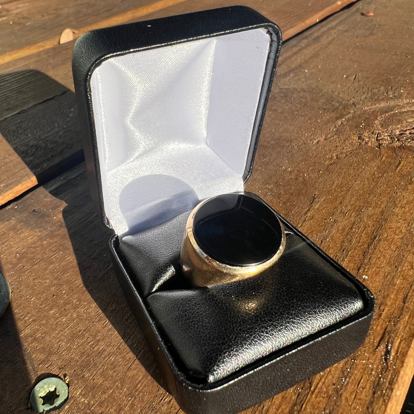 1970’s 14k Yellow Gold Large Back Onyx Oval Signet Ring (Size:10)