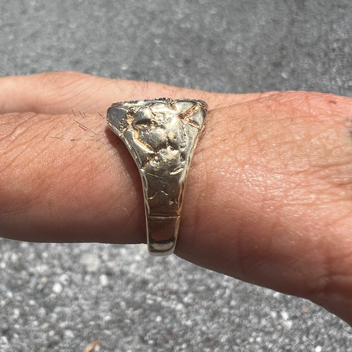 1970’s-80’s 14k Natural Diamond (.50ctw) Flooded Nugget Horseshoe Ring