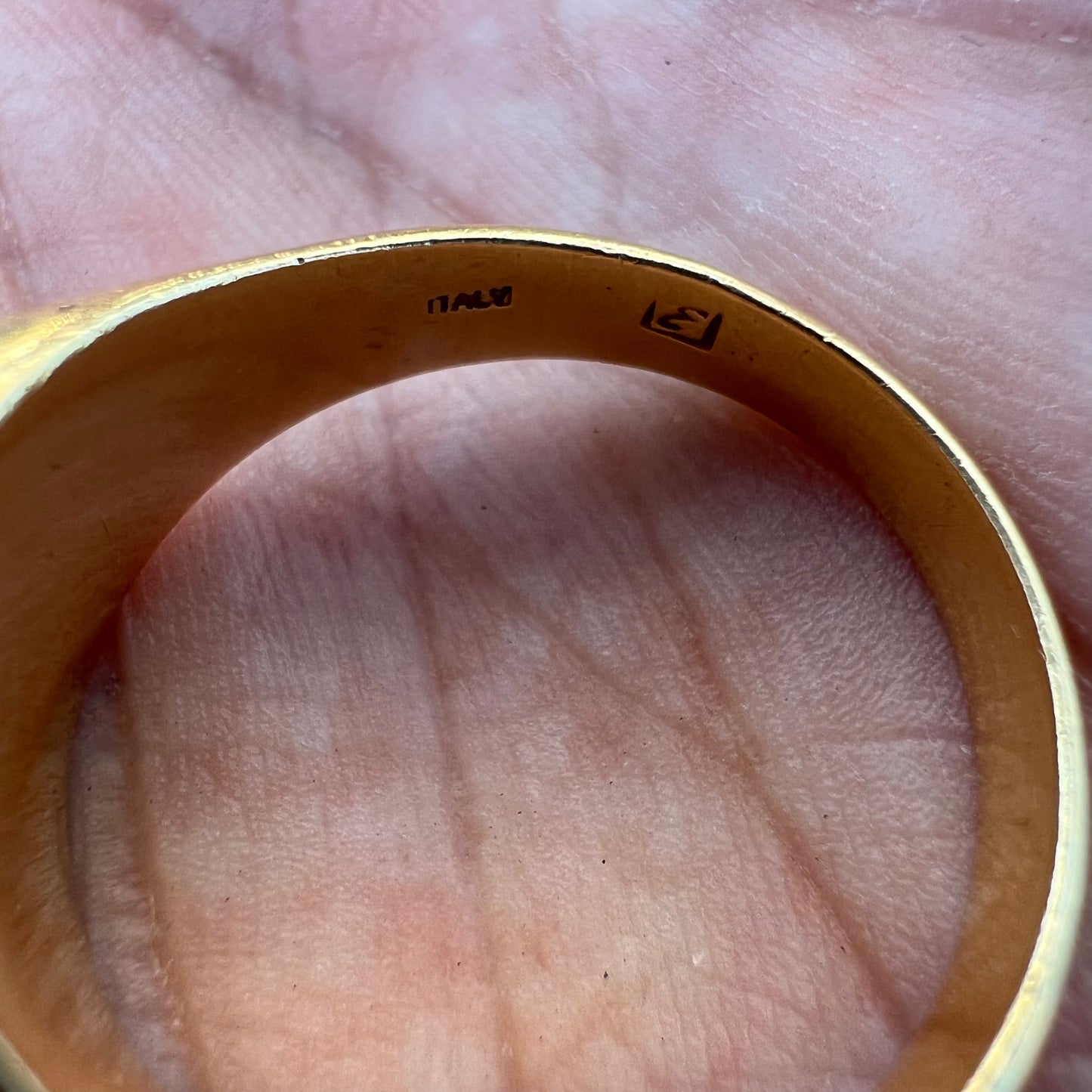 Mid-Century 18k Black Onyx Italian Signet Ring (10.5)
