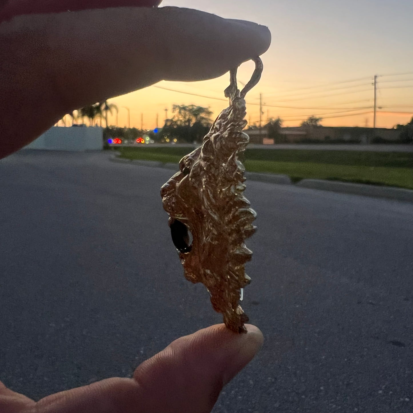 Mid-Century 14k Hand Tooled Heavyweight Large Lion Pendant (51g)