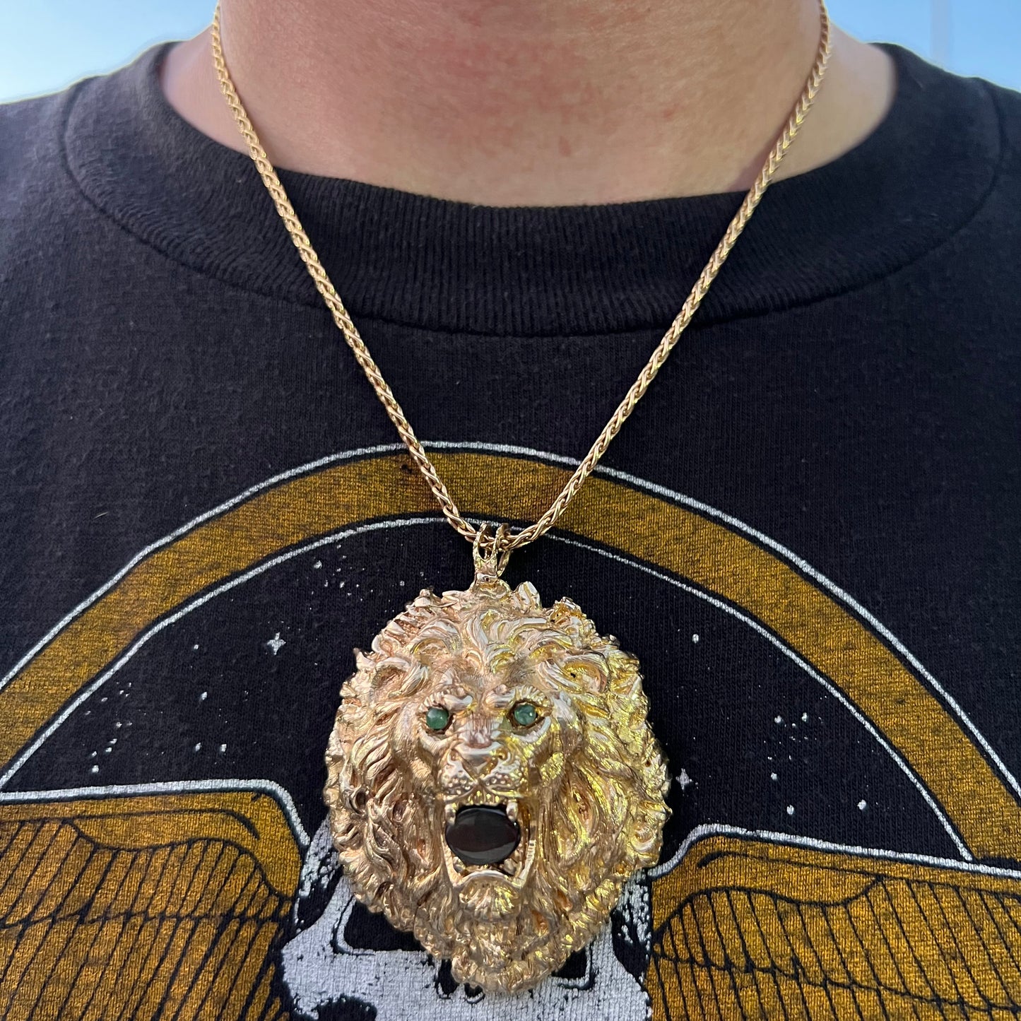Mid-Century 14k Hand Tooled Heavyweight Large Lion Pendant (51g)