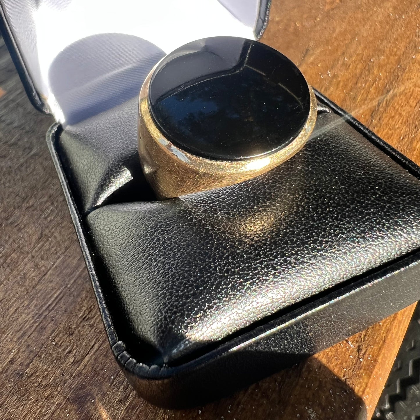 1970’s 14k Yellow Gold Large Back Onyx Oval Signet Ring (Size:10)