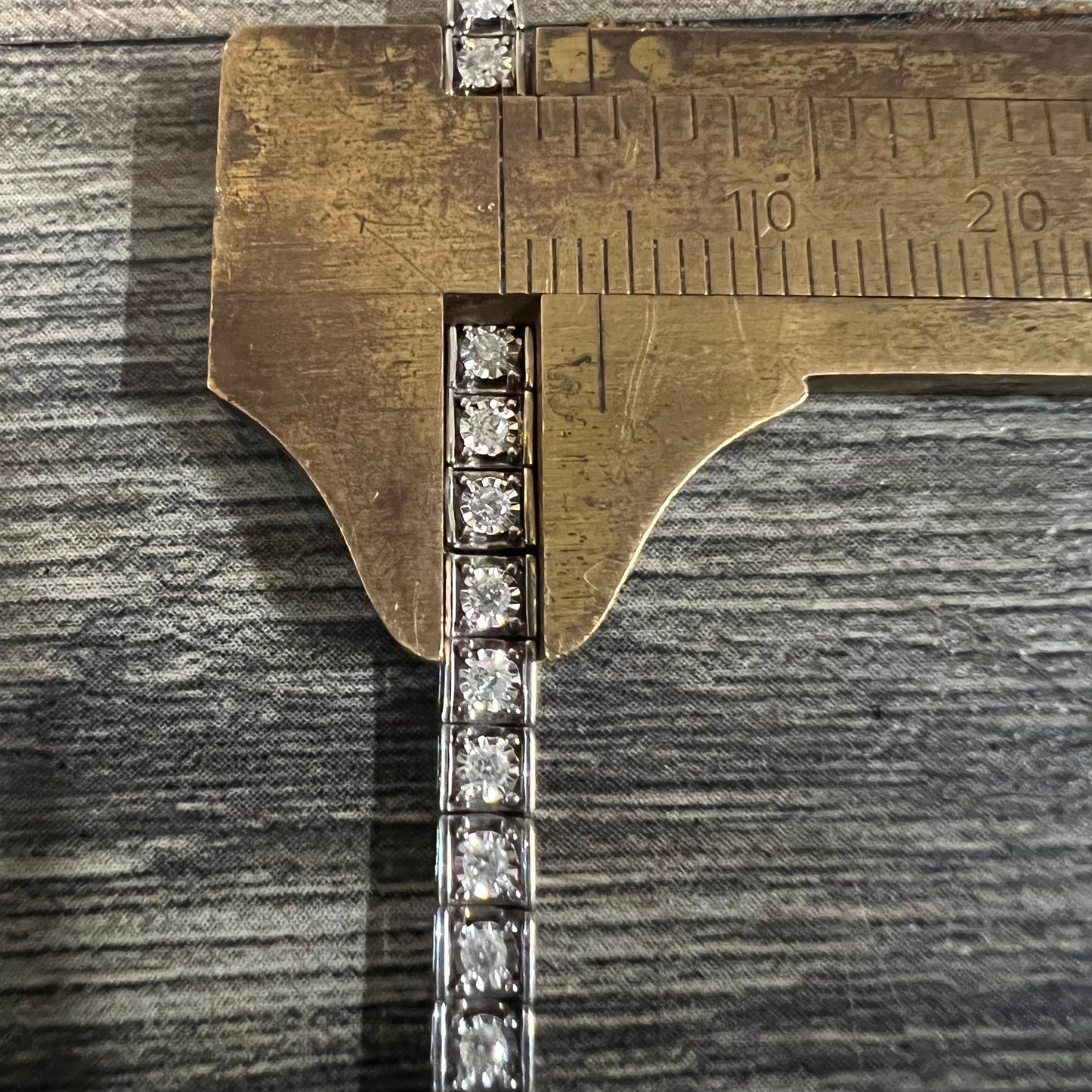 Vintage 10k White Gold Classic 1.75CTW Diamond Tennis Bracelet