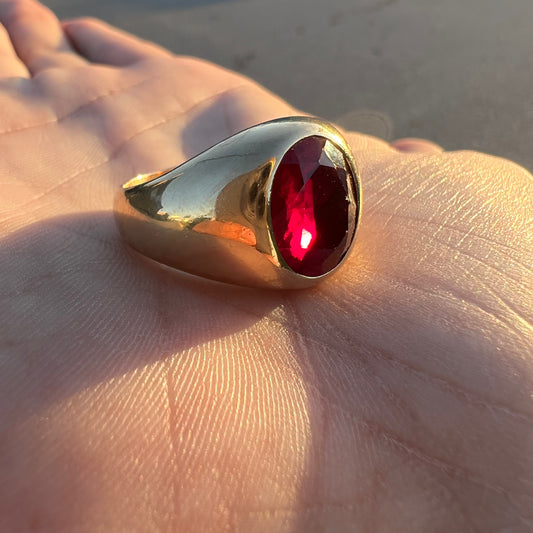 Mid Century 10k Red Spinel Comfort Fit Ring